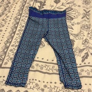 Size M cropped leggings